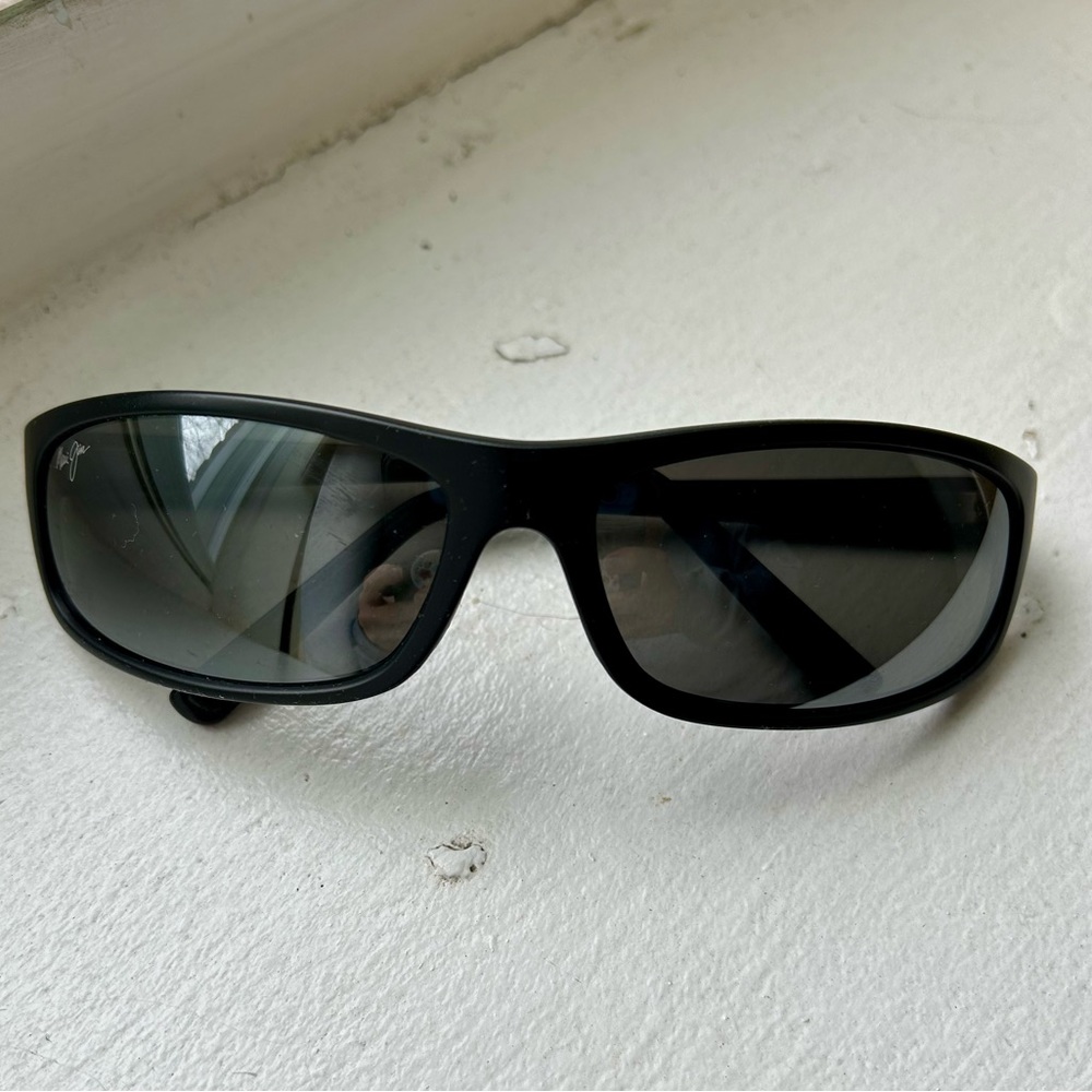 EUC Maui Jim Unisex sunglasses..no scratches..excellent condition..orig $279